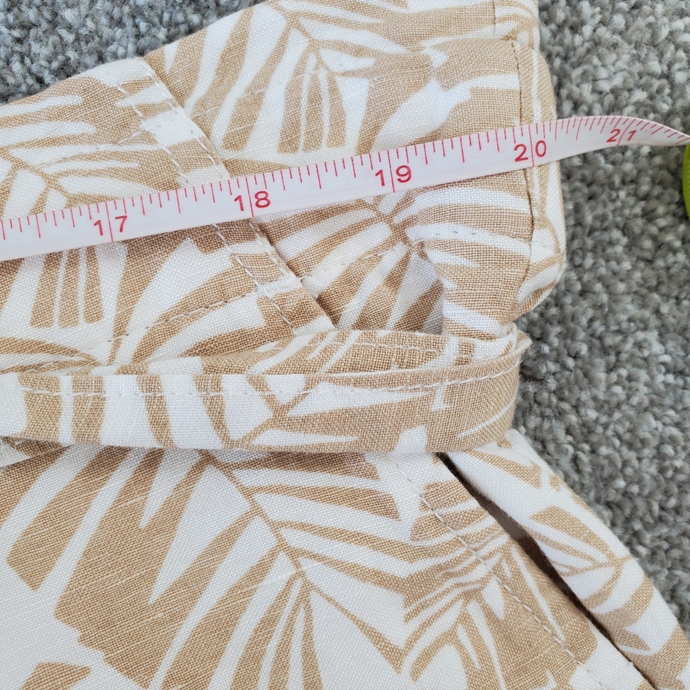 LOFT printed cinched front tie high waist shorts, 40", beige/ white - Picture 7 of 9